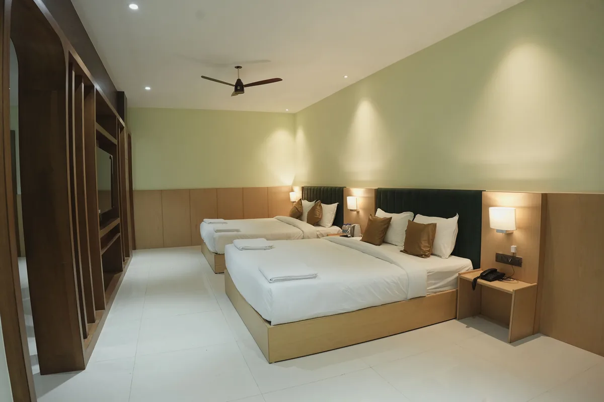 Twin room with work desk at Hotel Shiva Inn