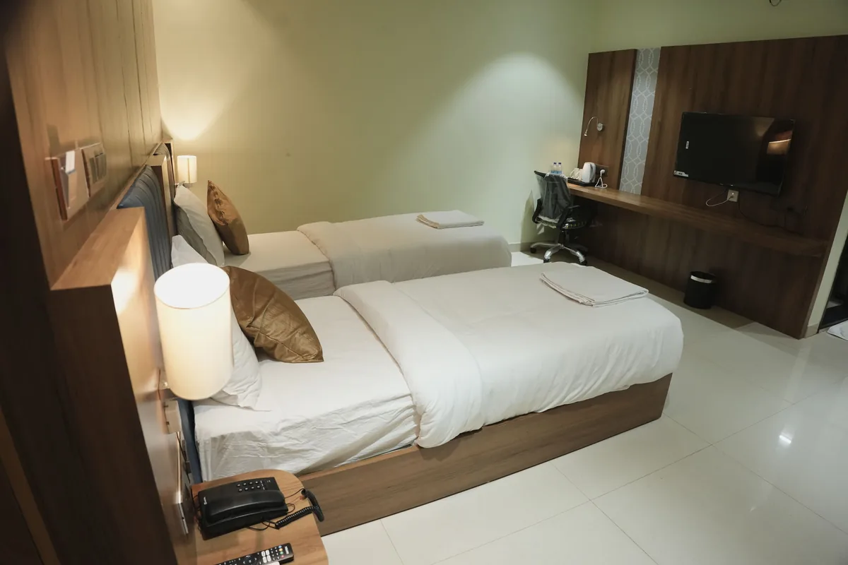 Twin room at Hotel Shiva Inn, Haveri